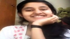 Cute Pakki Girl Showing Her Boobs